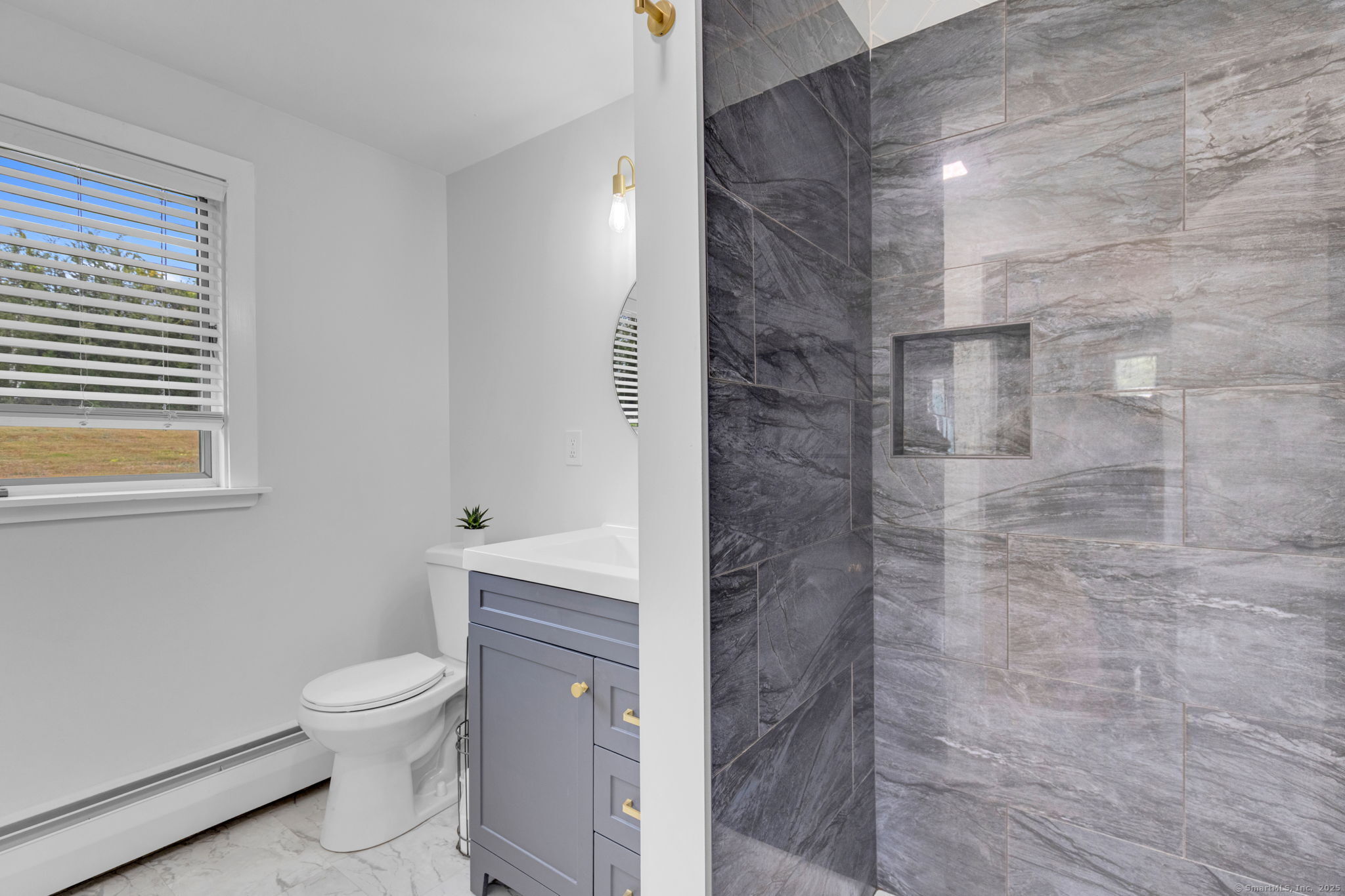 Bristol, Connecticut 06010, United States, 3 Bedrooms Bedrooms, ,2 BathroomsBathrooms,Residential,Coming Soon,219147