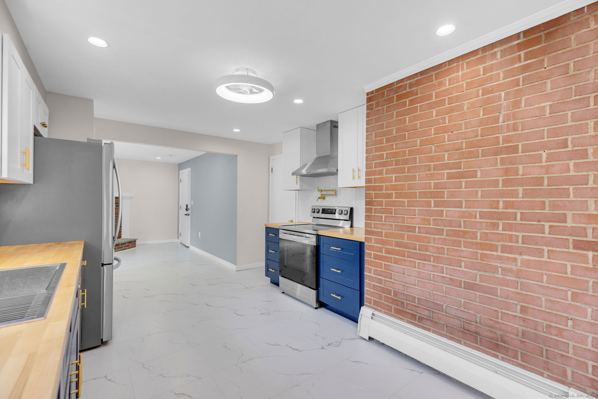 Bristol, Connecticut 06010, United States, 3 Bedrooms Bedrooms, ,2 BathroomsBathrooms,Residential,Coming Soon,219147