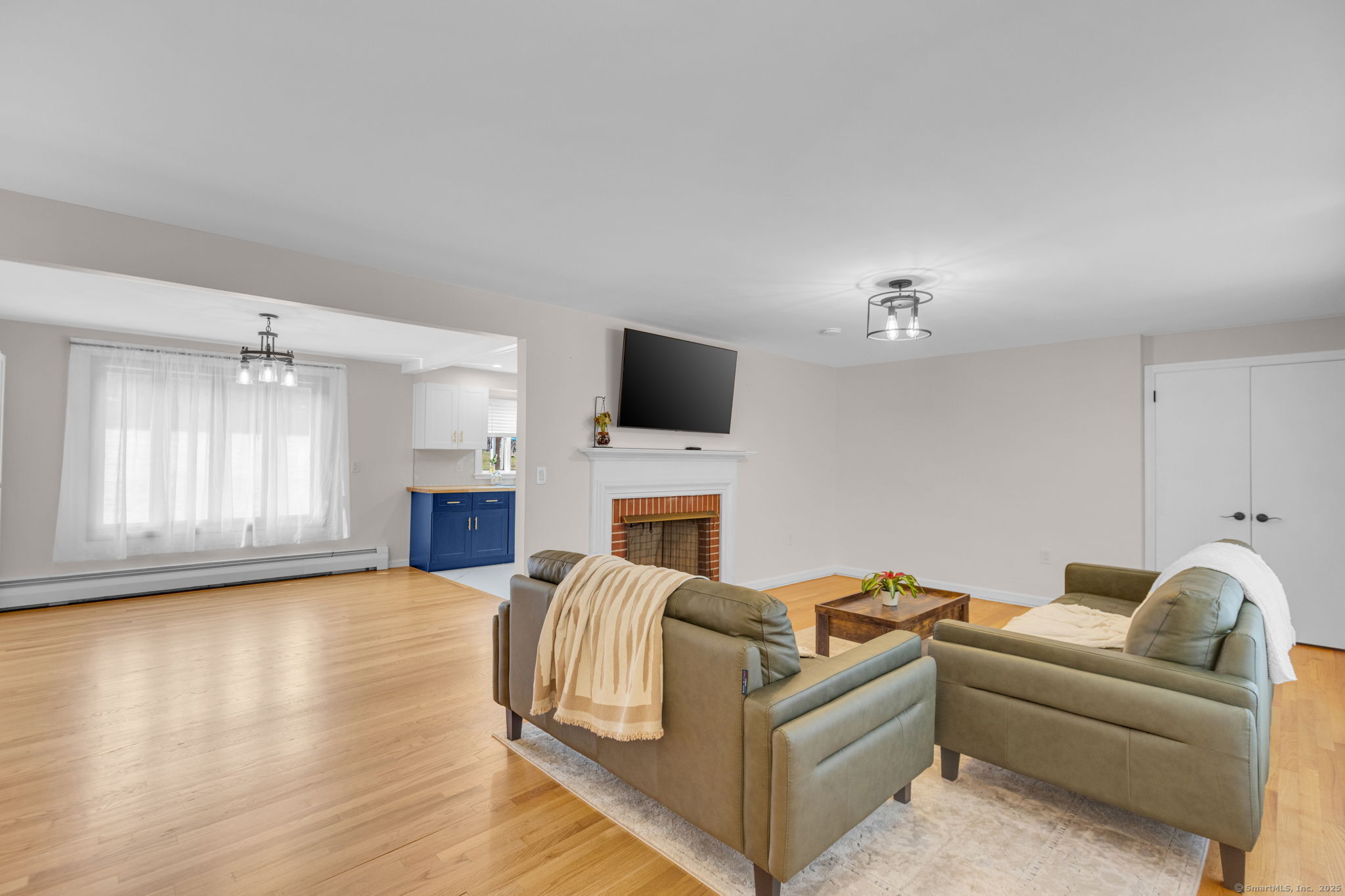 Bristol, Connecticut 06010, United States, 3 Bedrooms Bedrooms, ,2 BathroomsBathrooms,Residential,Coming Soon,219147