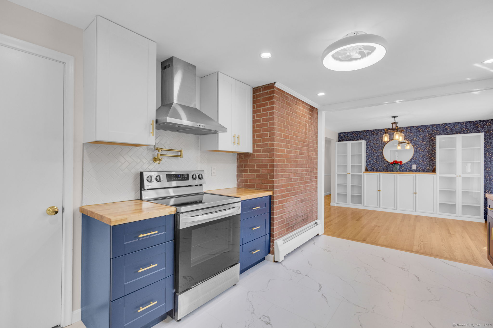 Bristol, Connecticut 06010, United States, 3 Bedrooms Bedrooms, ,2 BathroomsBathrooms,Residential,Coming Soon,219147