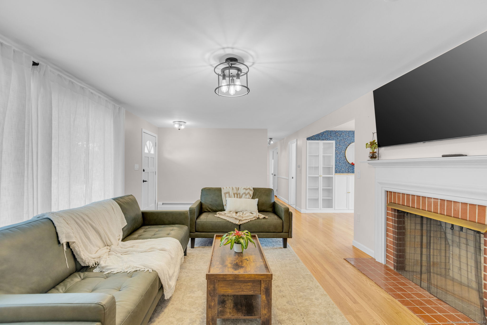 Bristol, Connecticut 06010, United States, 3 Bedrooms Bedrooms, ,2 BathroomsBathrooms,Residential,Coming Soon,219147