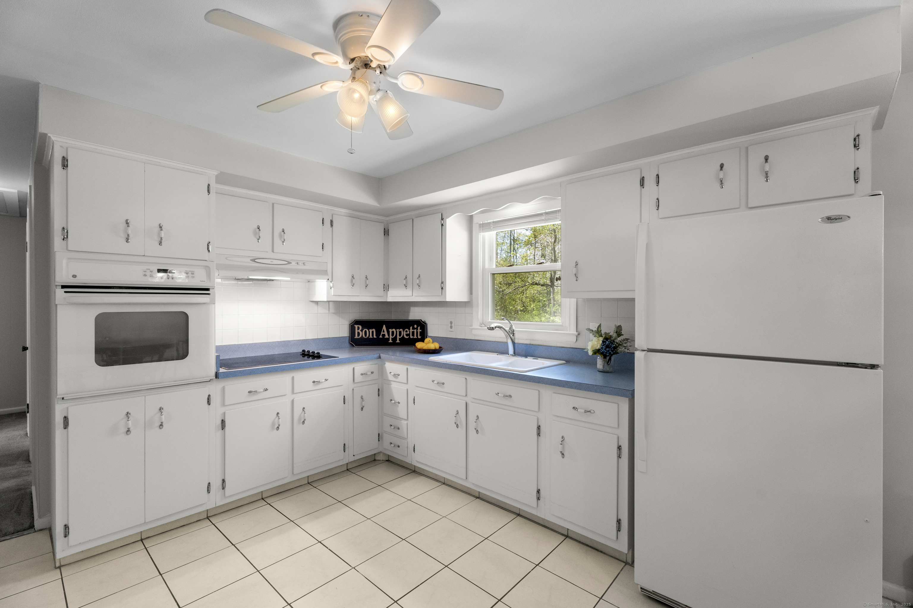 75 Summit Drive, North Branford, Connecticut image 9