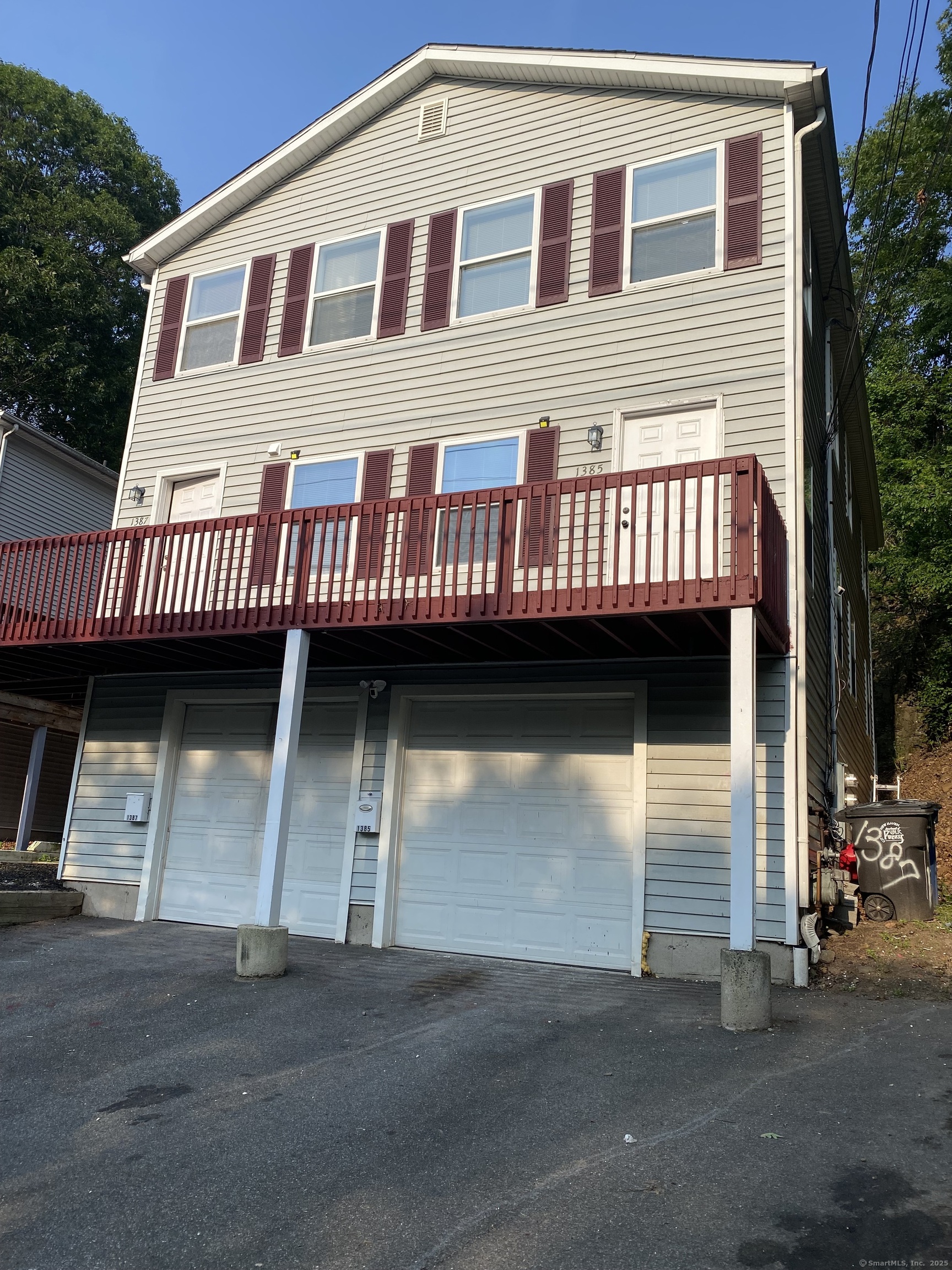 Quinnipiac Avenue, New Haven, Connecticut - 3 Bedrooms  
2 Bathrooms  
5 Rooms - 