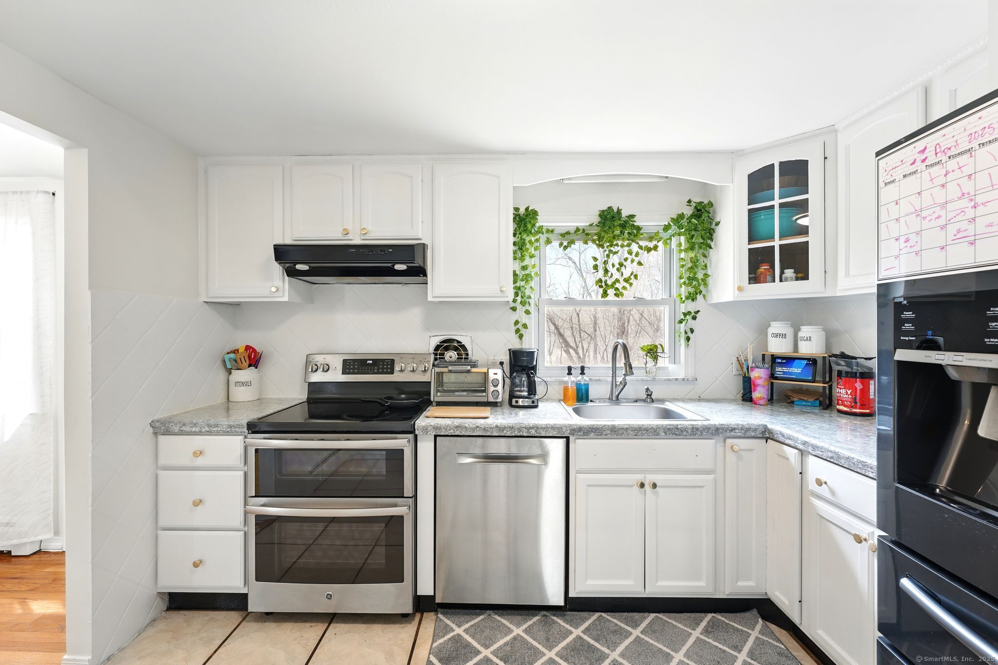 94 Mohawk Drive, East Hartford, Connecticut image 5
