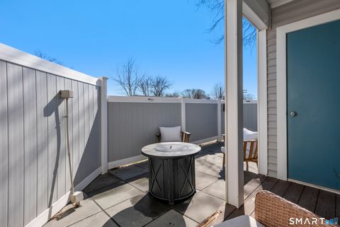 Tiny photo for 175 S End Road #B10, East Haven, CT 06512 (MLS # 24158488)