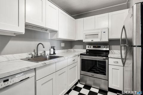 Tiny photo for 175 S End Road #B10, East Haven, CT 06512 (MLS # 24158488)