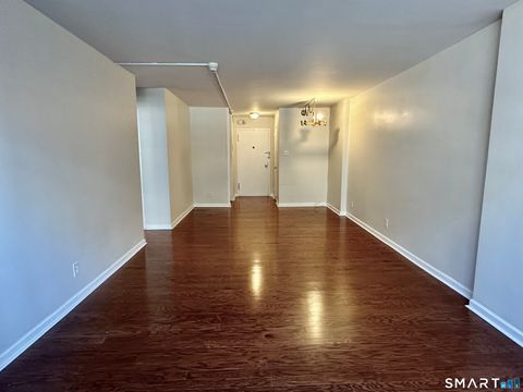 Photo of 100 York Street #3J, New Haven, CT 06511 (MLS # 24161760)