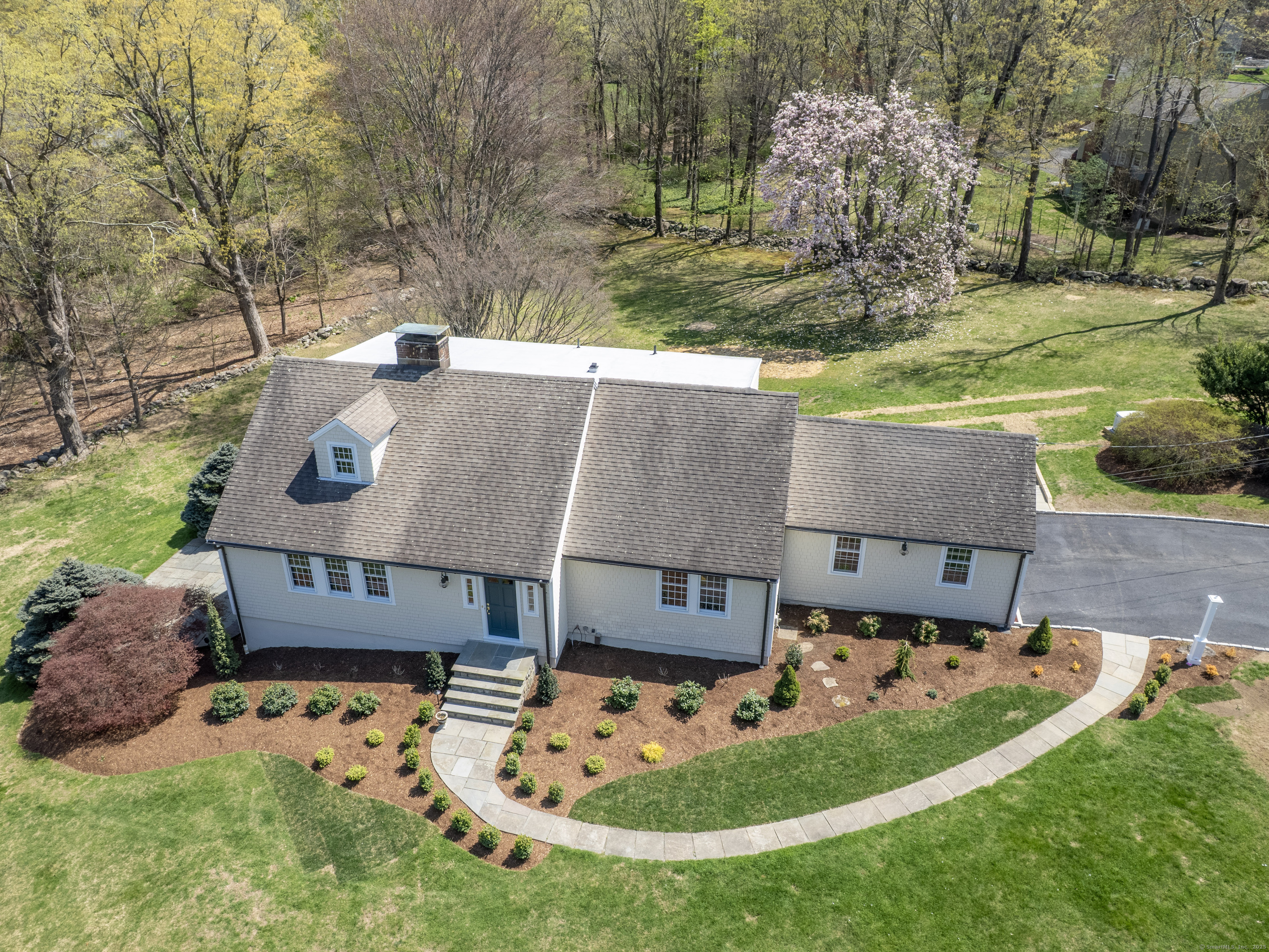 27 Powderhorn Drive, Ridgefield, Connecticut image 2