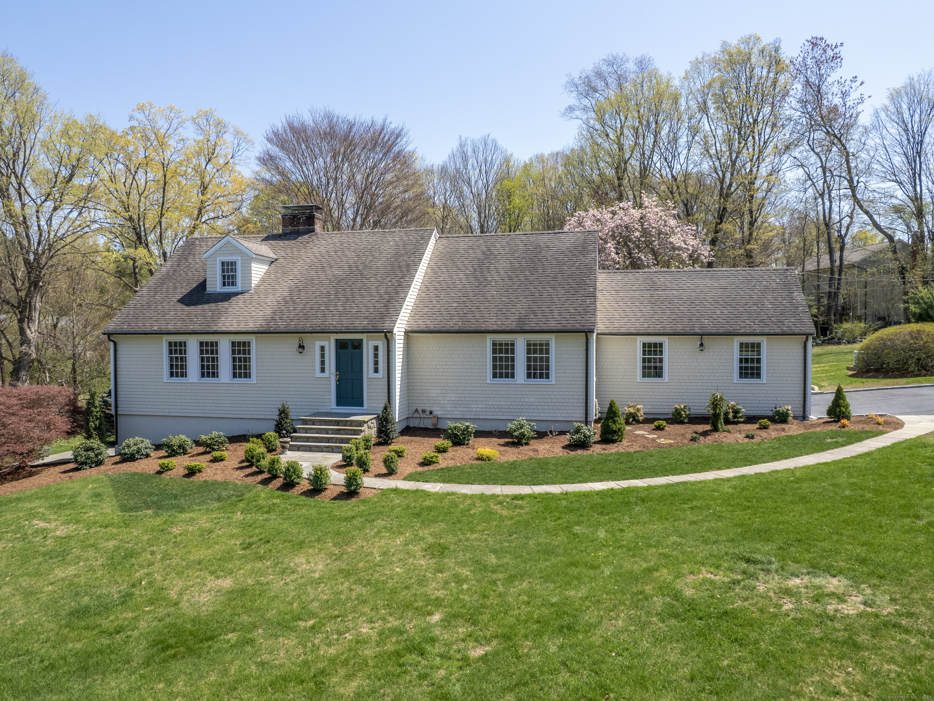 27 Powderhorn Drive, Ridgefield, Connecticut image 1