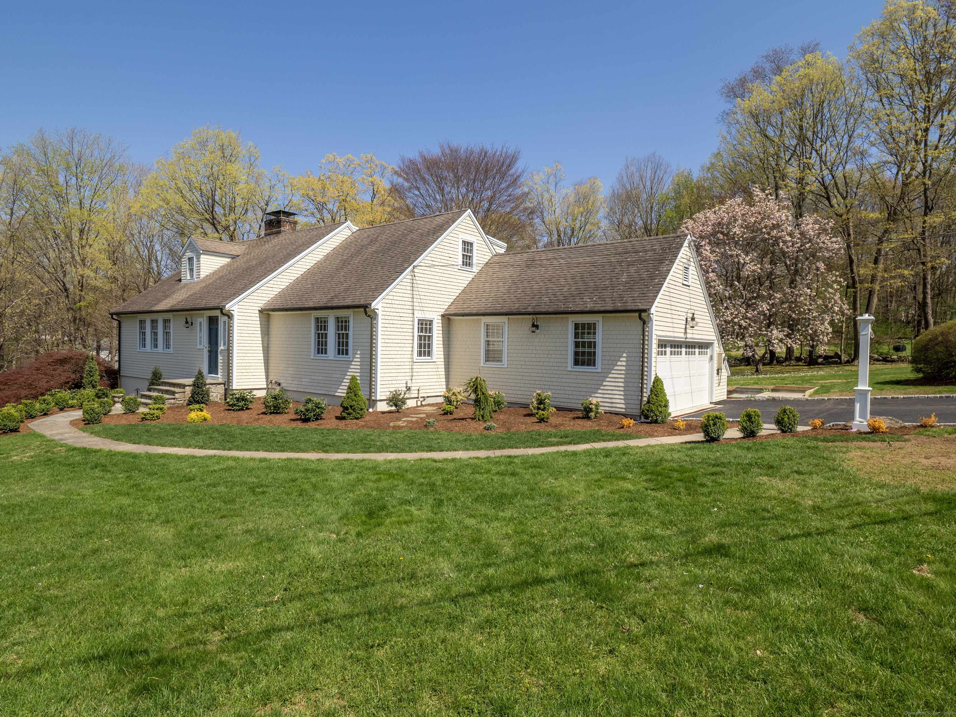 27 Powderhorn Drive, Ridgefield, Connecticut image 4