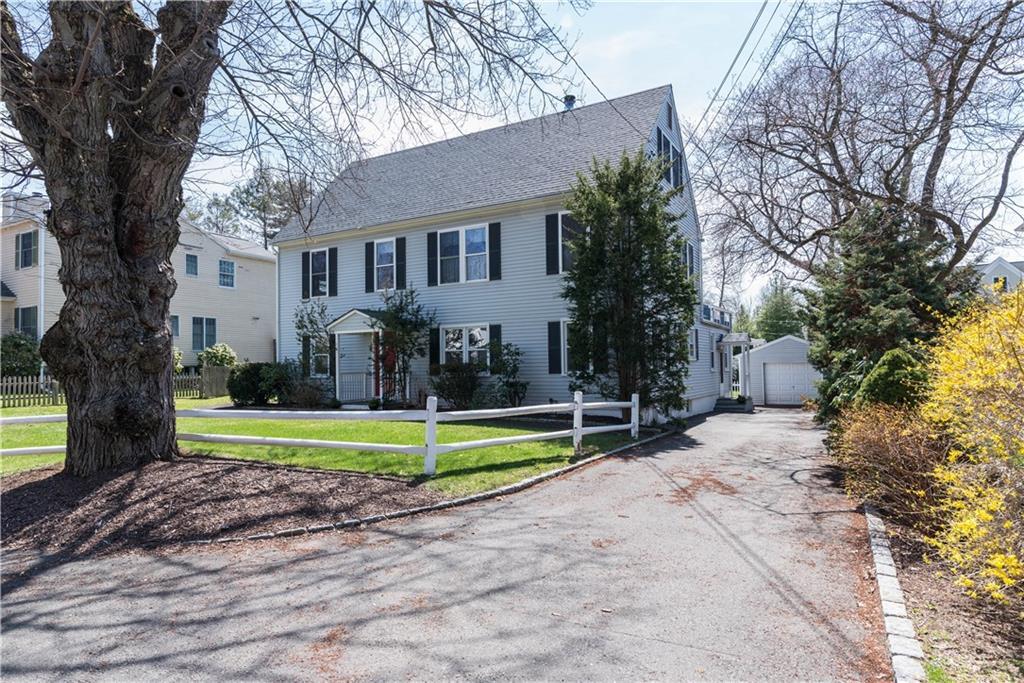 Photo 1 of 27 Edgewood Road, Darien, Connecticut, $985,000, Web #: 99181642