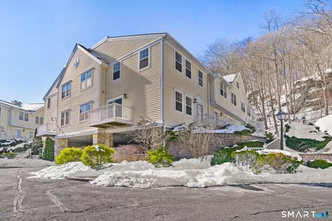 Photo of 631 Danbury Road #APT 28, Ridgefield, CT 06877 (MLS # 24153118)