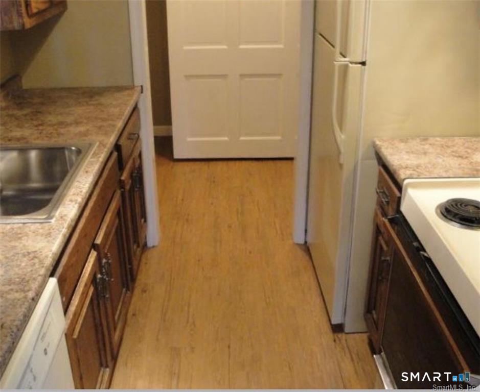 136 Deer Hill Avenue B12