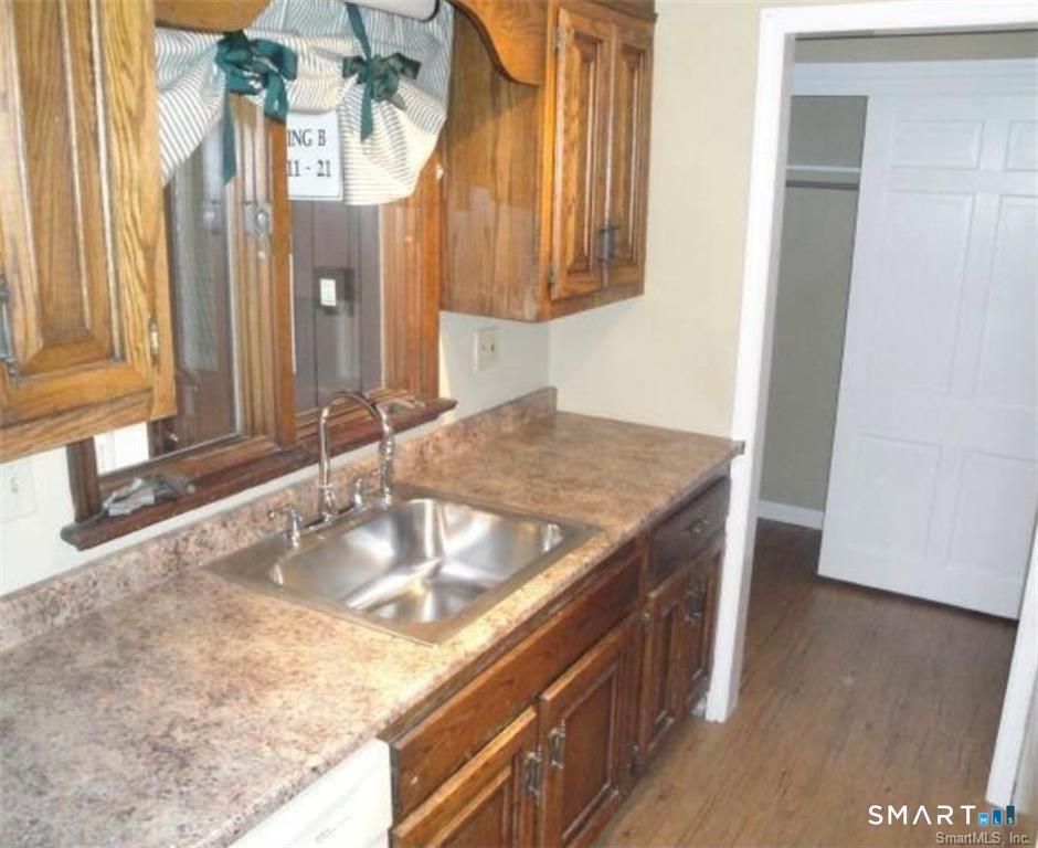 136 Deer Hill Avenue B12