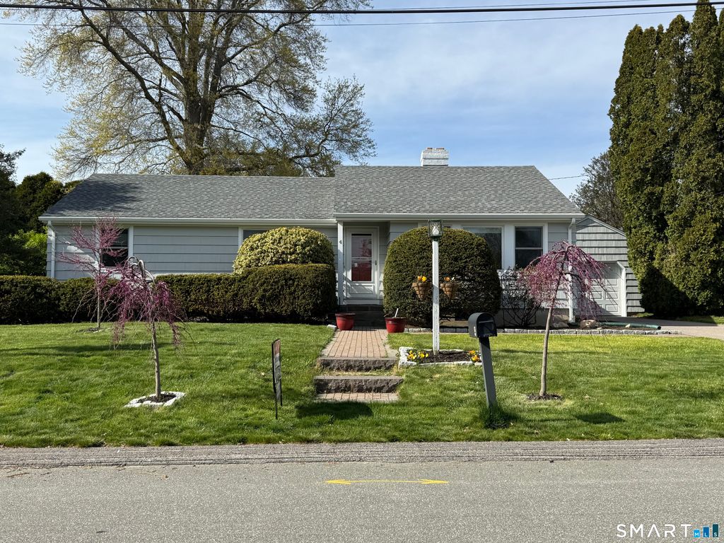 Photo of 4 Judson Avenue, Groton, CT 06355 (MLS # 24171412)