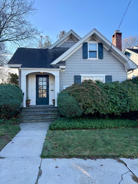 194 Thames Street New London CT 06320