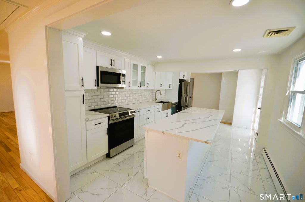 Photo of 1335 Black Rock Turnpike, Fairfield, CT 06825 (MLS # 24158499)