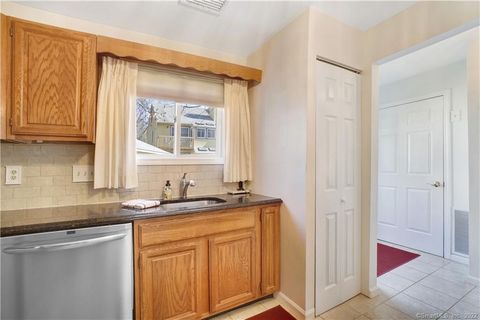 Tiny photo for 1400 Hartford Turnpike #APT 25, North Haven, CT 06473 (MLS # 24144028)