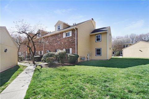 Tiny photo for 1400 Hartford Turnpike #APT 25, North Haven, CT 06473 (MLS # 24144028)
