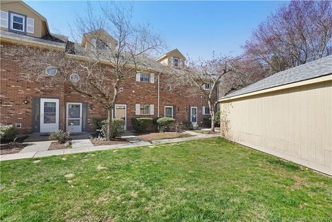 Tiny photo for 1400 Hartford Turnpike #APT 25, North Haven, CT 06473 (MLS # 24144028)