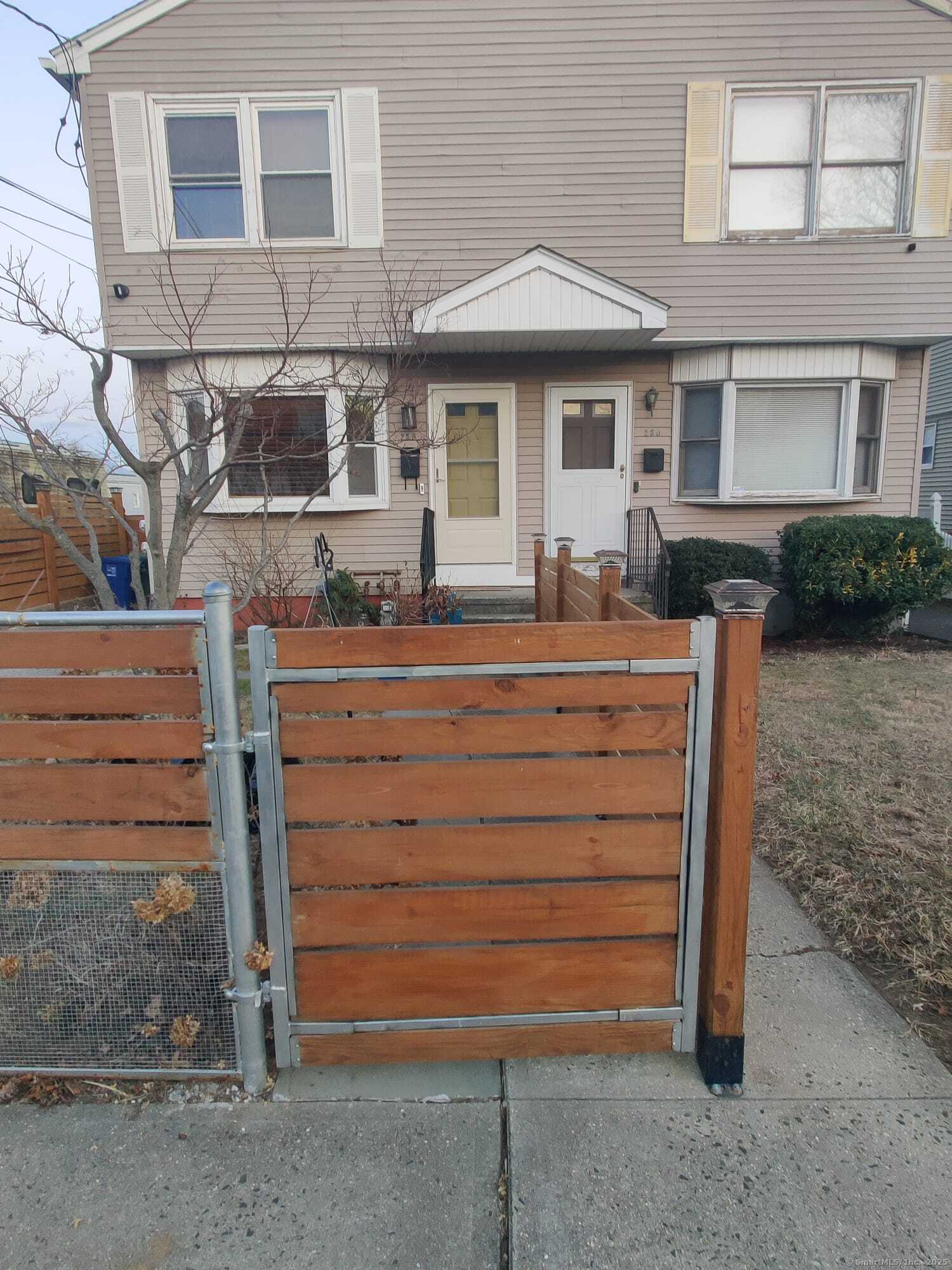 Rental Property at Bradley Street, Bridgeport, Connecticut - Bedrooms: 3 
Bathrooms: 3 
Rooms: 6  - $3,800 MO.