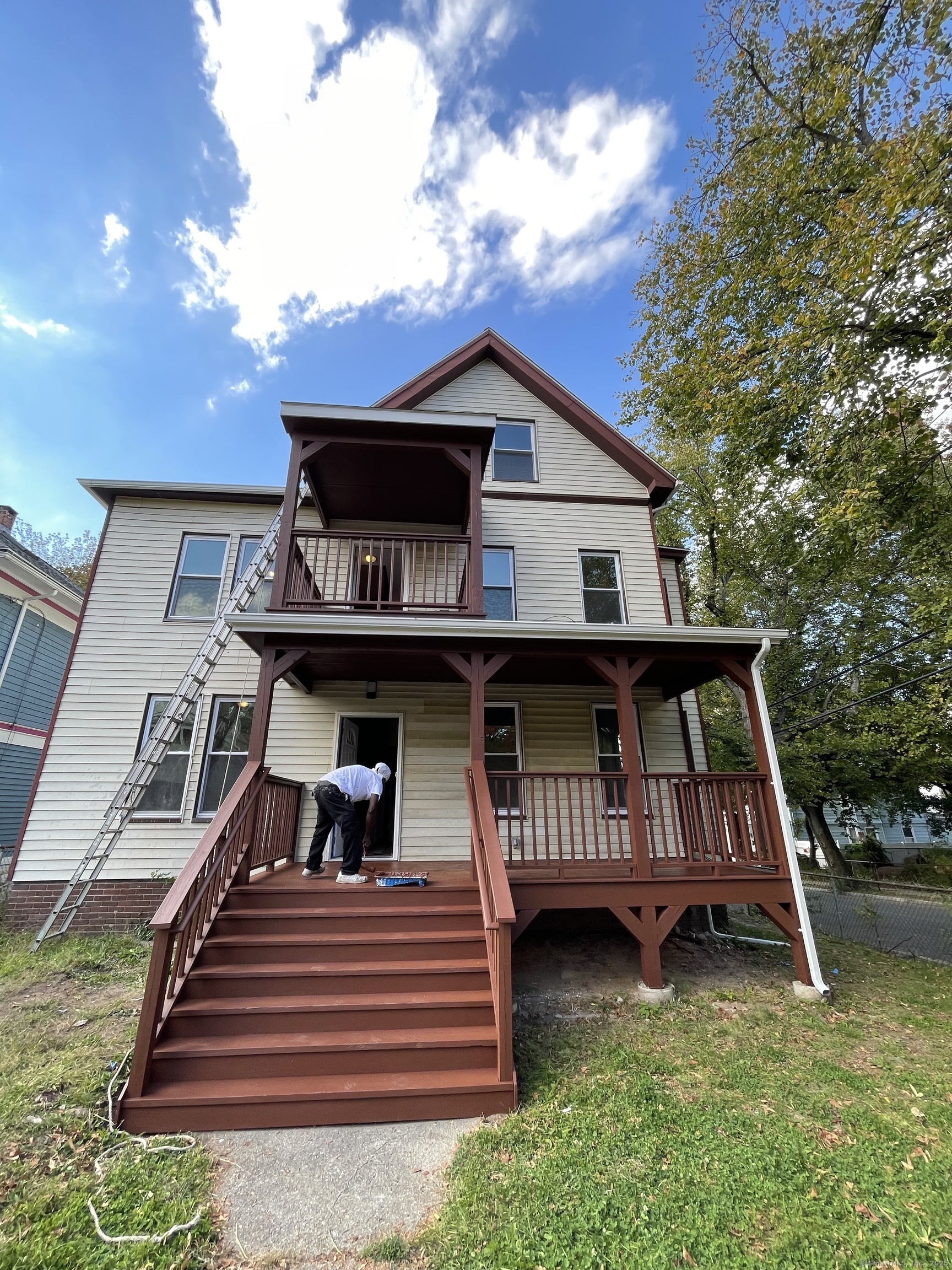 84 Sheffield Avenue 2
