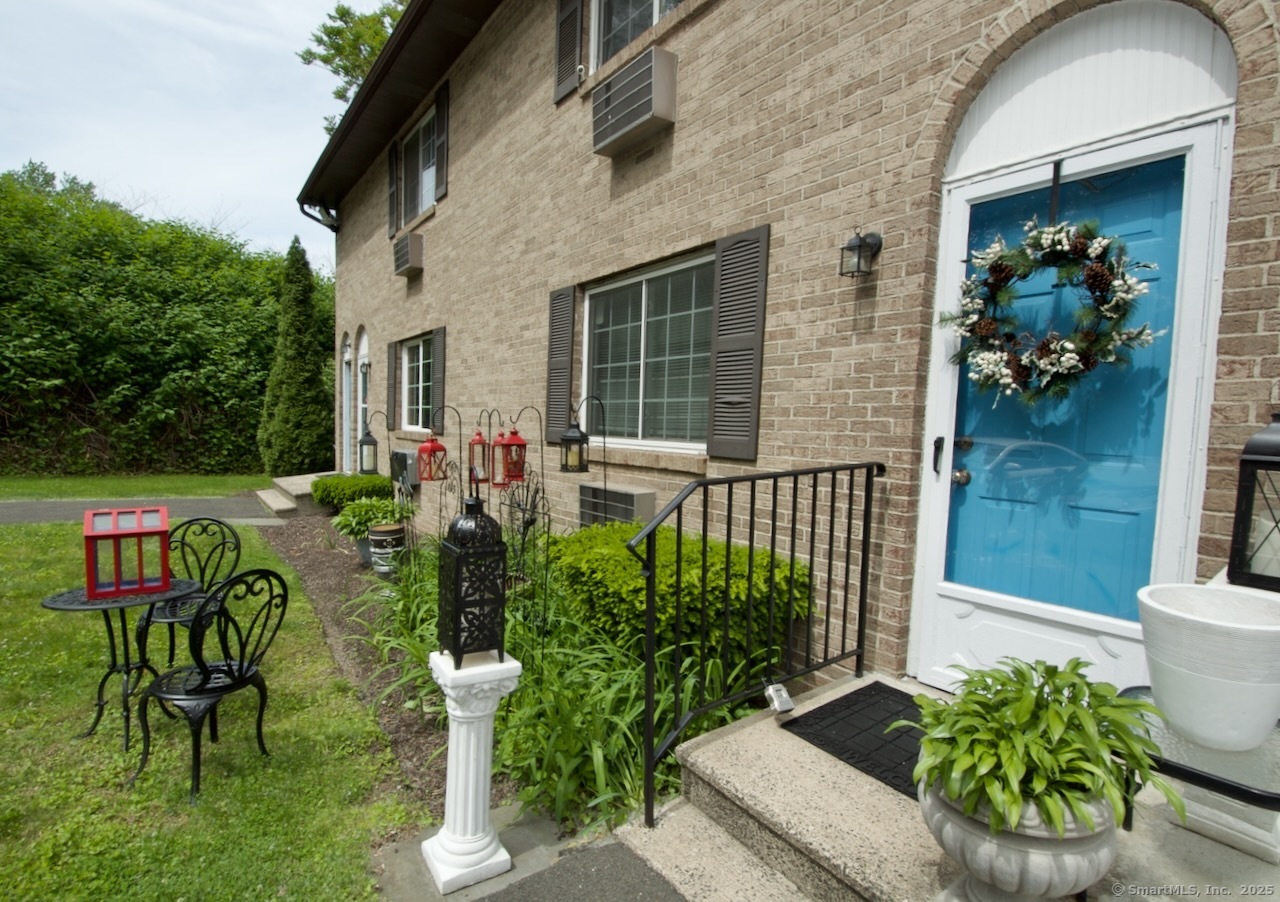Property for Sale at Mountain Village Road 15, Waterbury, Connecticut - Bedrooms: 1 
Bathrooms: 1 
Rooms: 3  - $134,900