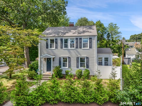 Photo of 2 Fairfield Avenue, Darien, CT 06820 (MLS # 24199724)