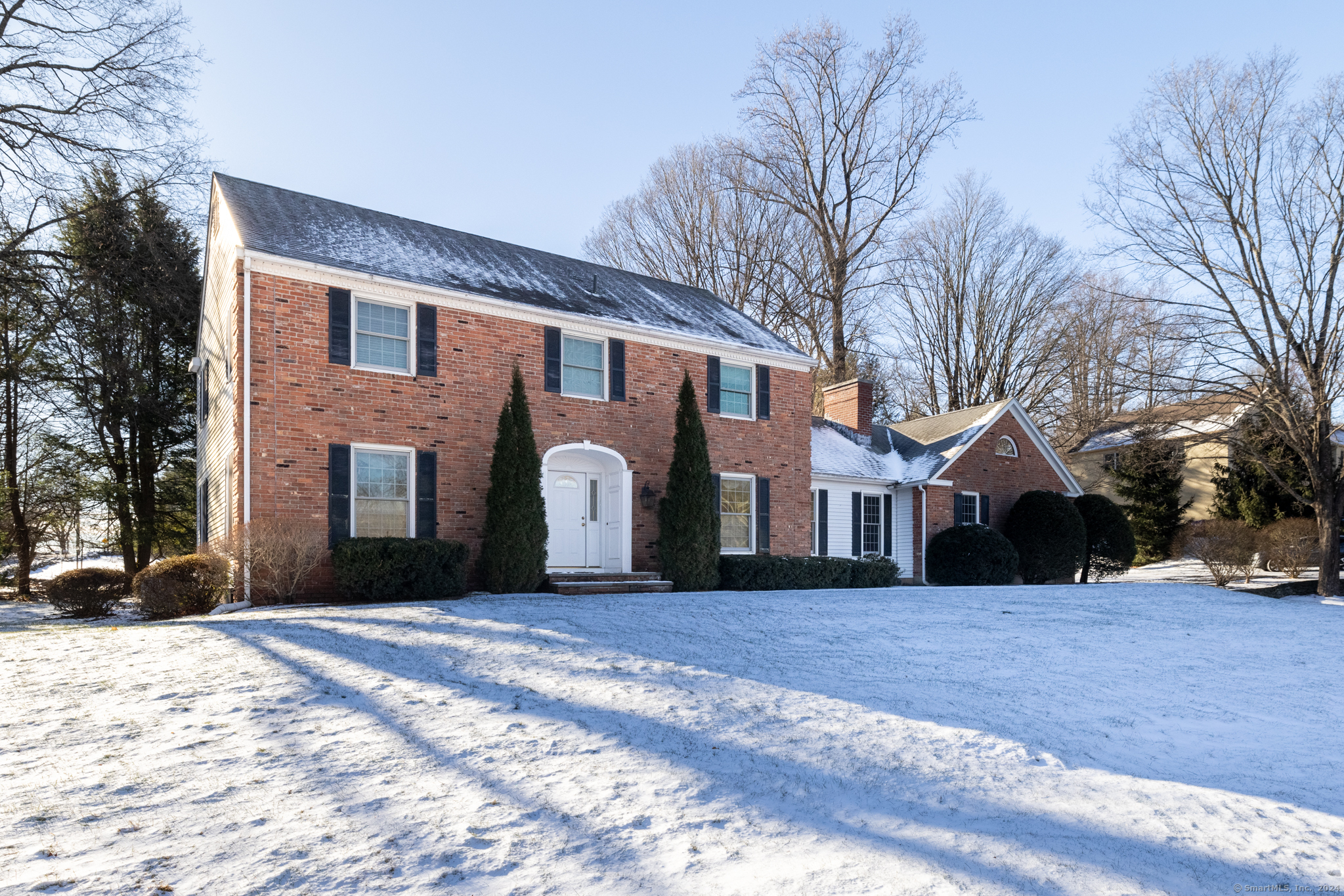 Property for Sale at 11 Strathmore Road, Middlebury, Connecticut - Bedrooms: 4 
Bathrooms: 3 
Rooms: 9  - $625,000