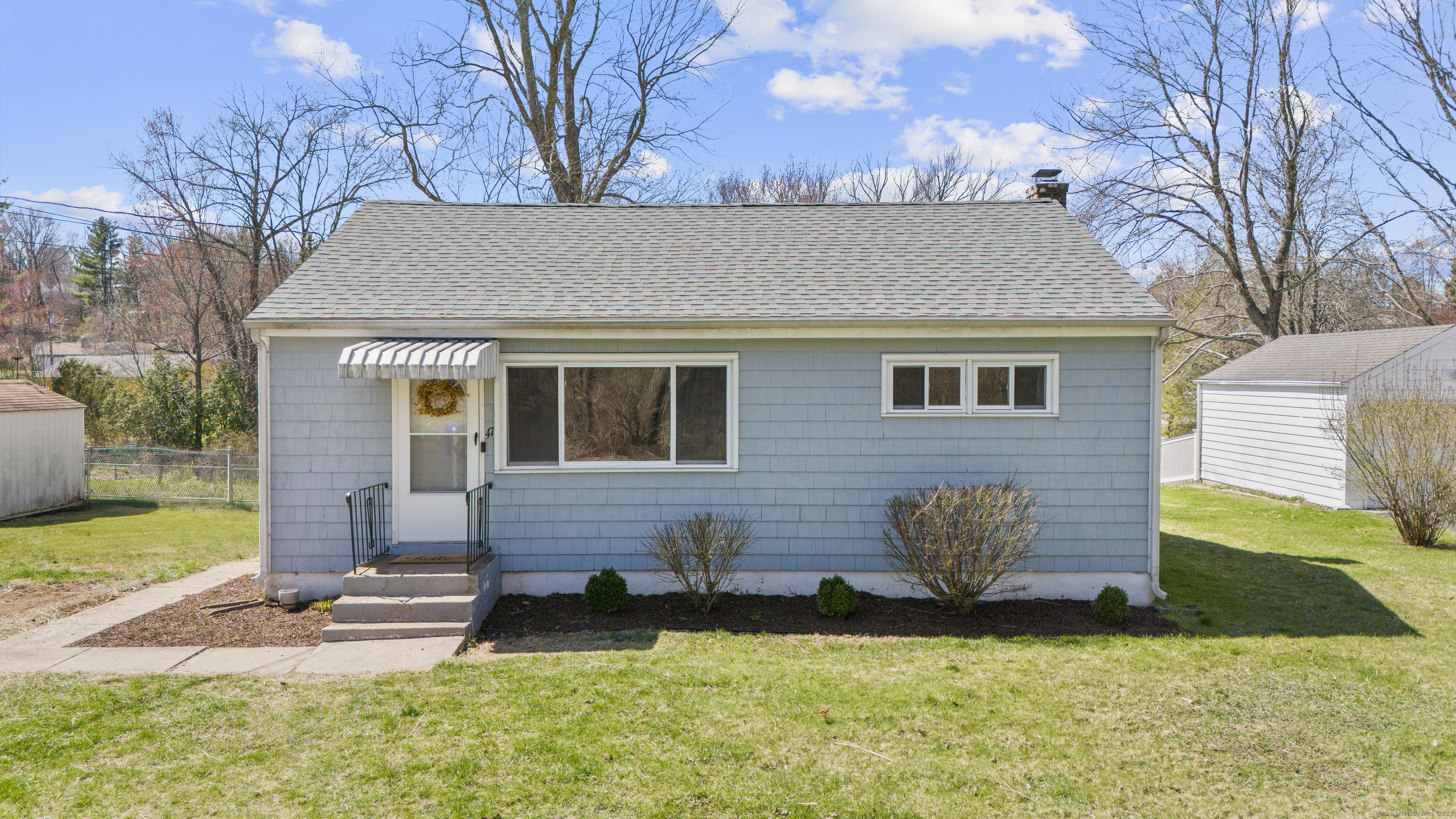 Property for Sale at Westview Drive, Meriden, Connecticut - Bedrooms: 2 
Bathrooms: 1 
Rooms: 5  - $279,000