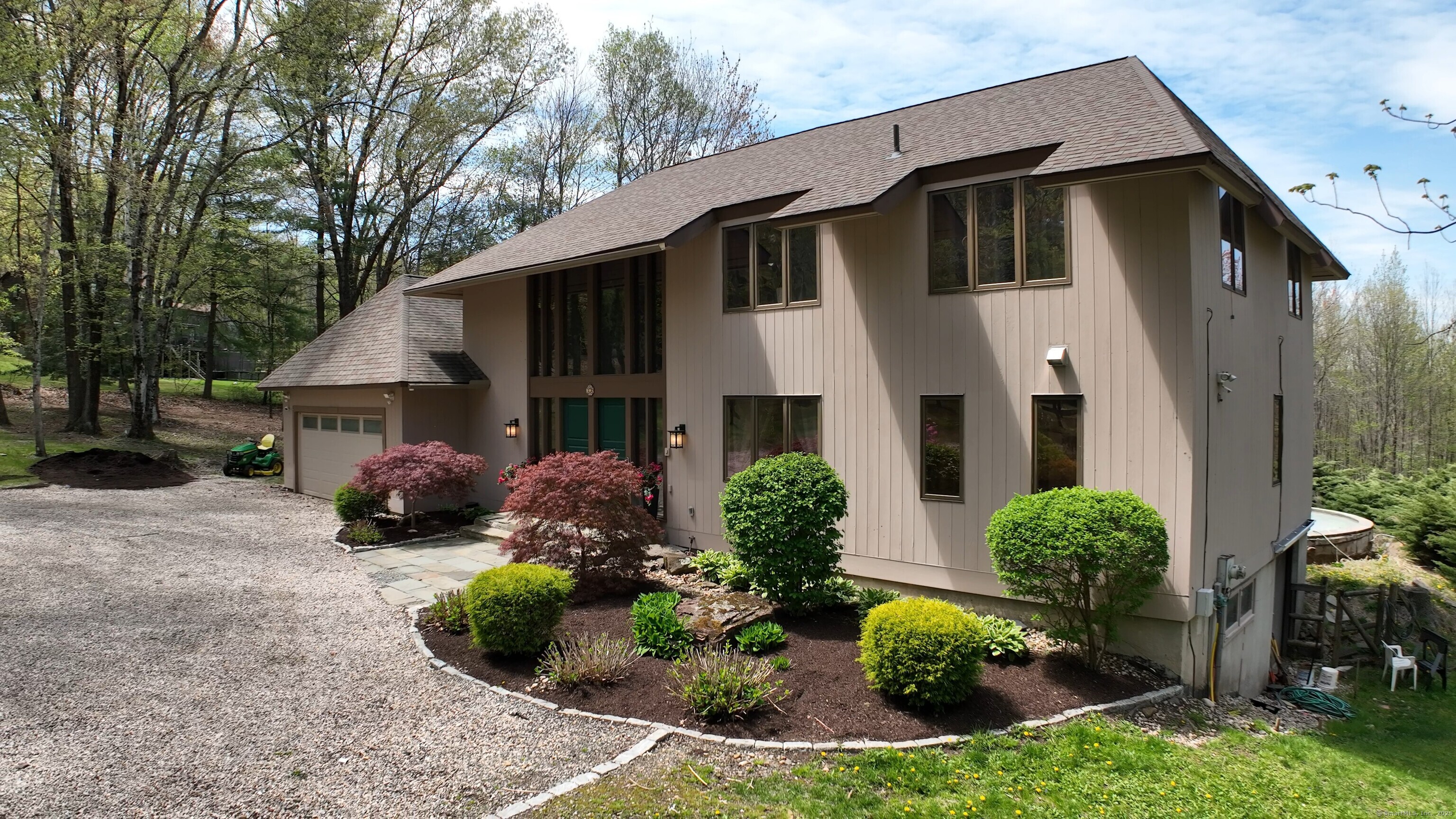 Property for Sale at Pinnacle Mountain Road, Simsbury, Connecticut - Bedrooms: 4 
Bathrooms: 3 
Rooms: 10  - $524,900