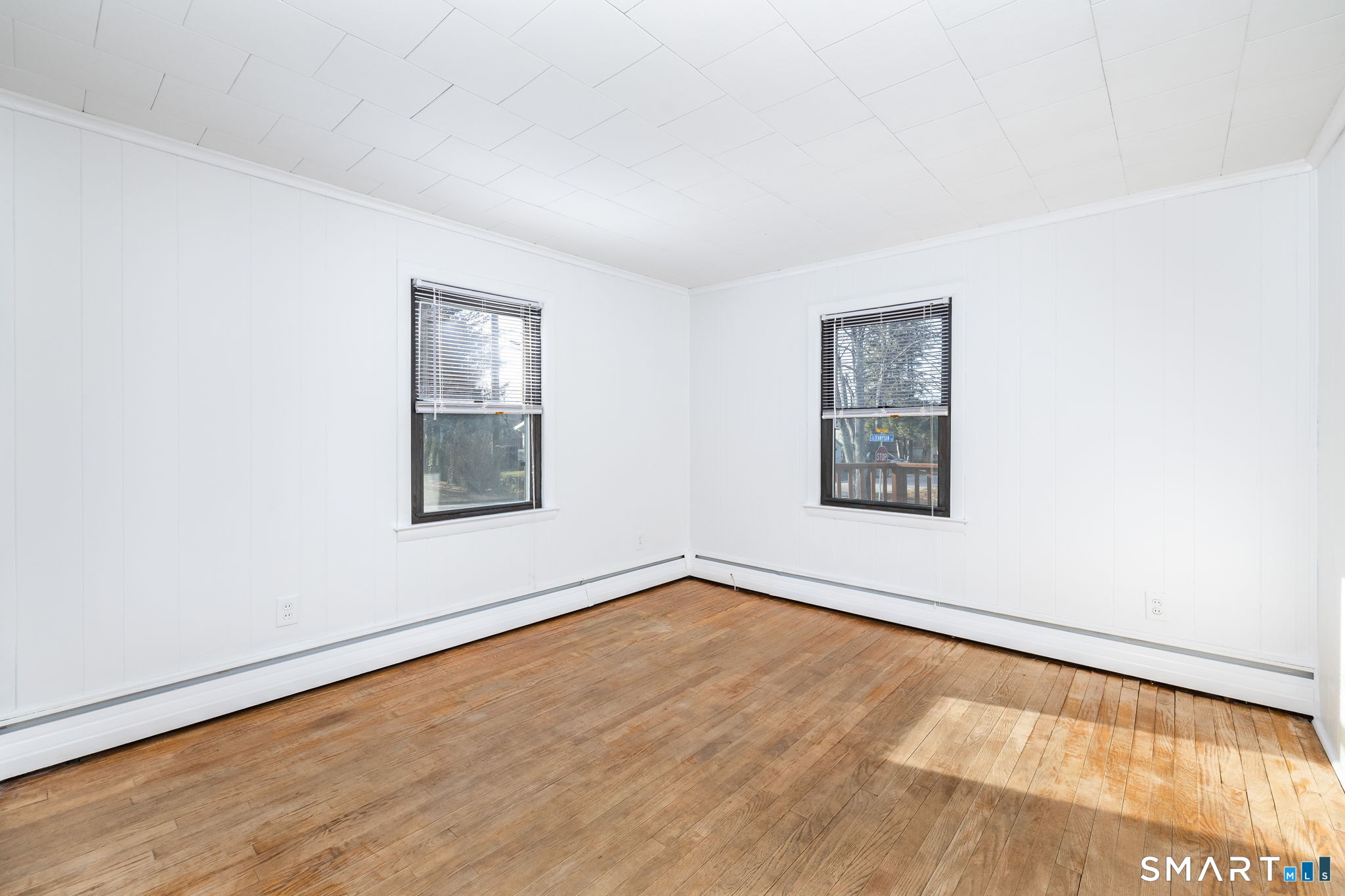 East Hampton, Connecticut 06424, United States, 3 Bedrooms Bedrooms, ,2 BathroomsBathrooms,Residential,Active,257005