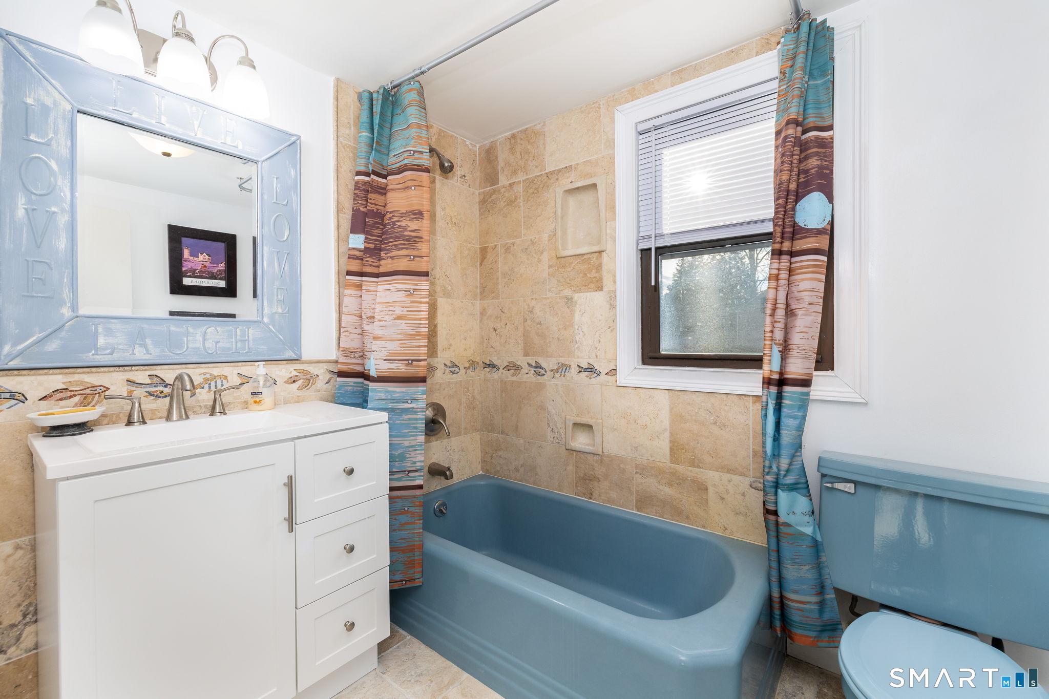 East Hampton, Connecticut 06424, United States, 3 Bedrooms Bedrooms, ,2 BathroomsBathrooms,Residential,Active,257005