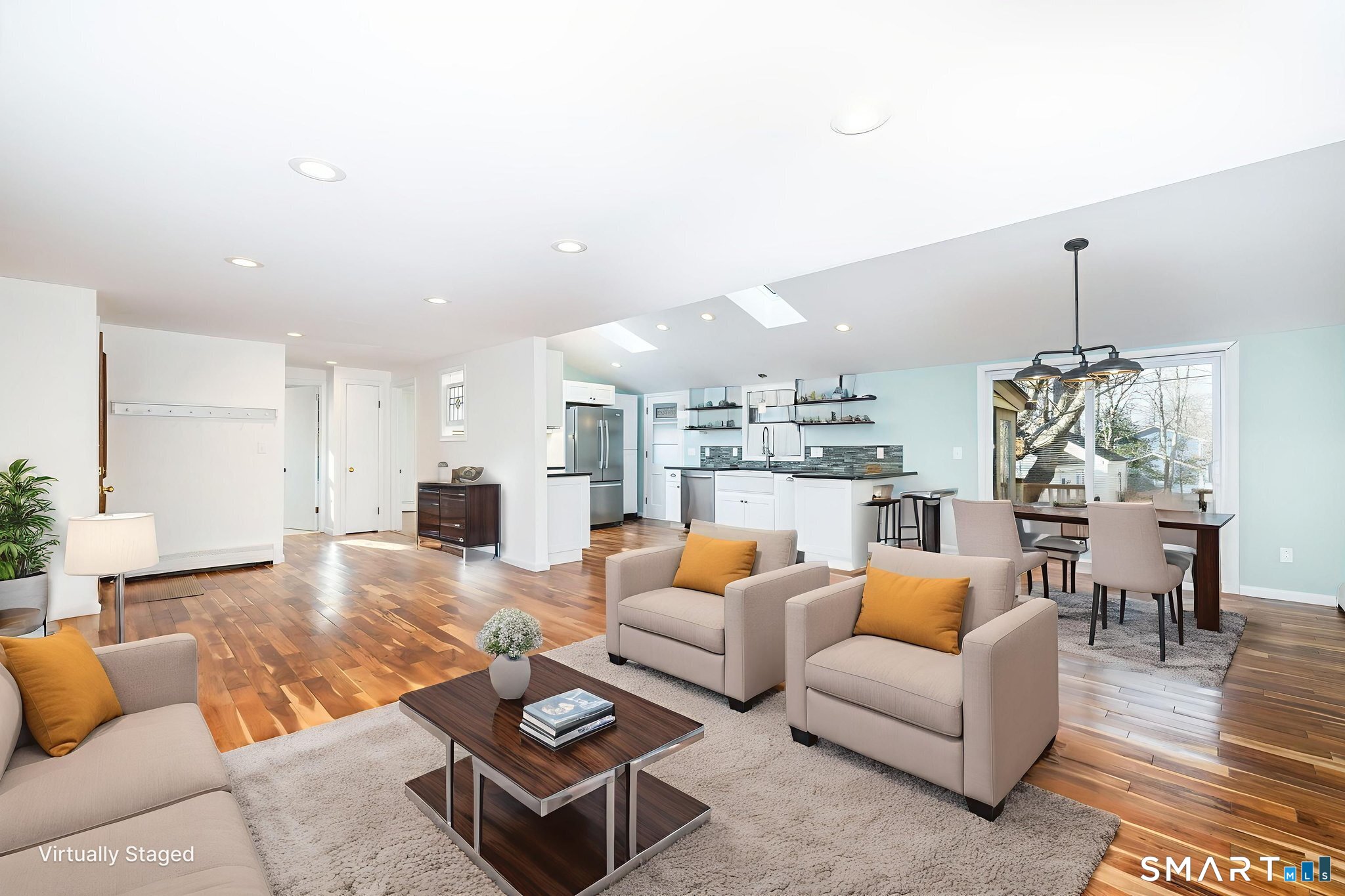 East Hampton, Connecticut 06424, United States, 3 Bedrooms Bedrooms, ,2 BathroomsBathrooms,Residential,Active,257005