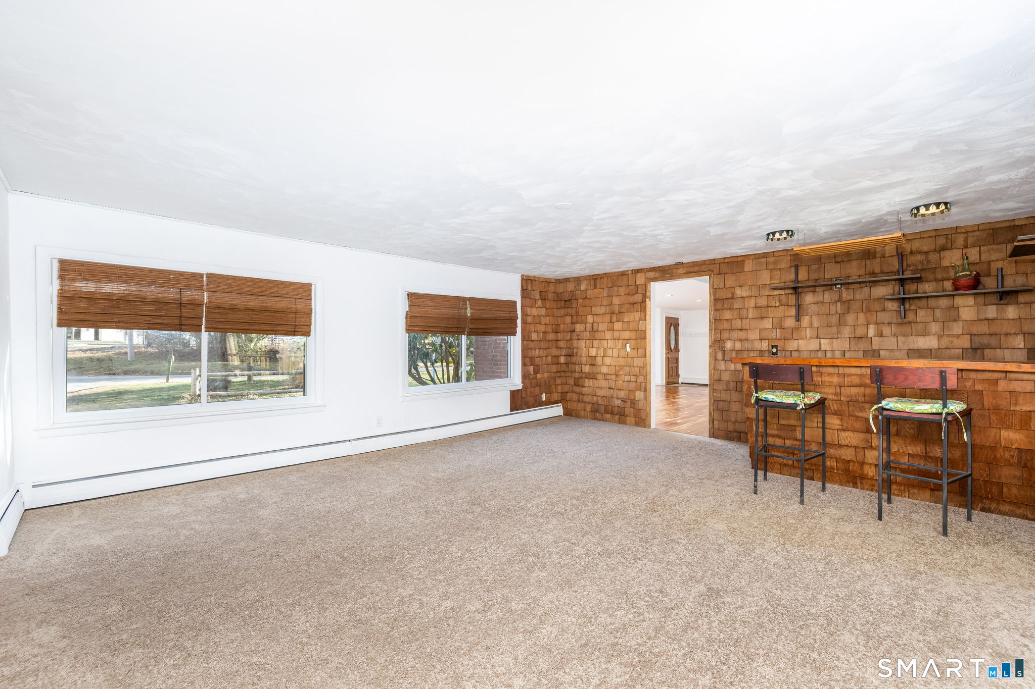 East Hampton, Connecticut 06424, United States, 3 Bedrooms Bedrooms, ,2 BathroomsBathrooms,Residential,Active,257005