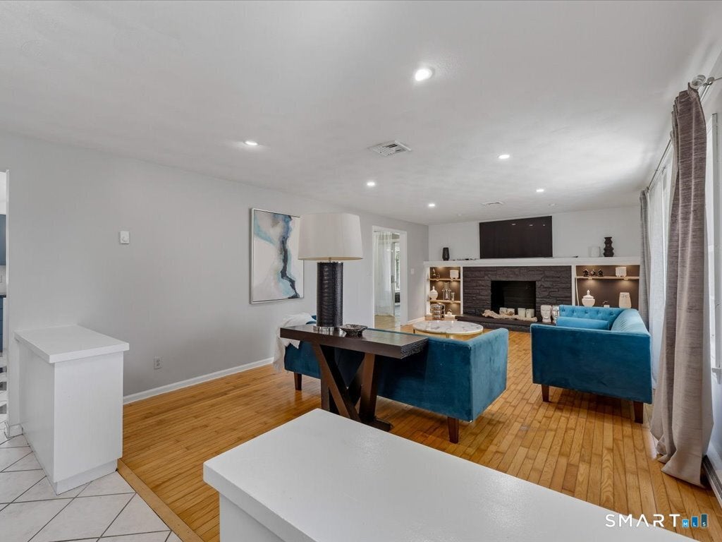 41 Sunny Lane