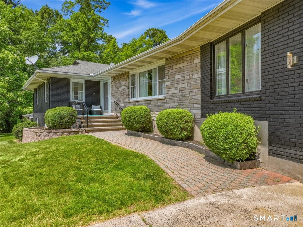 41 Sunny Lane