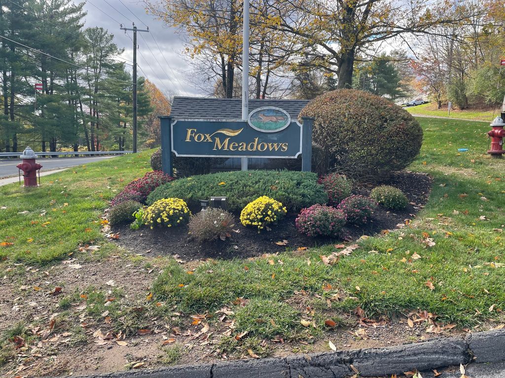 Photo of 49 Woodbridge Lane #49, Cromwell, CT 06416 (MLS # 24139415)