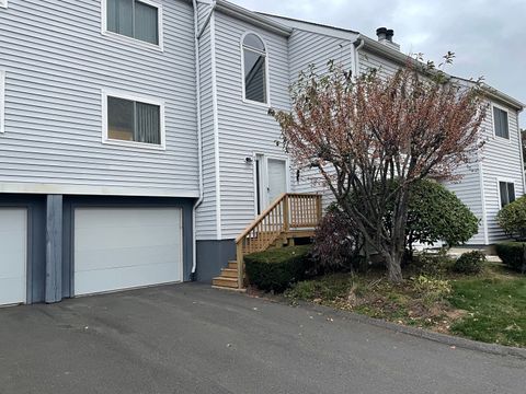 Photo of 49 Woodbridge Lane #49, Cromwell, CT 06416 (MLS # 24139415)