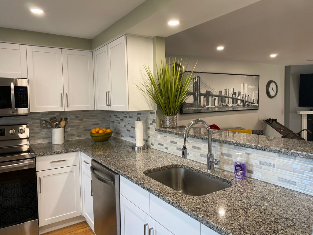 Photo of 49 Woodbridge Lane #49, Cromwell, CT 06416 (MLS # 24139415)