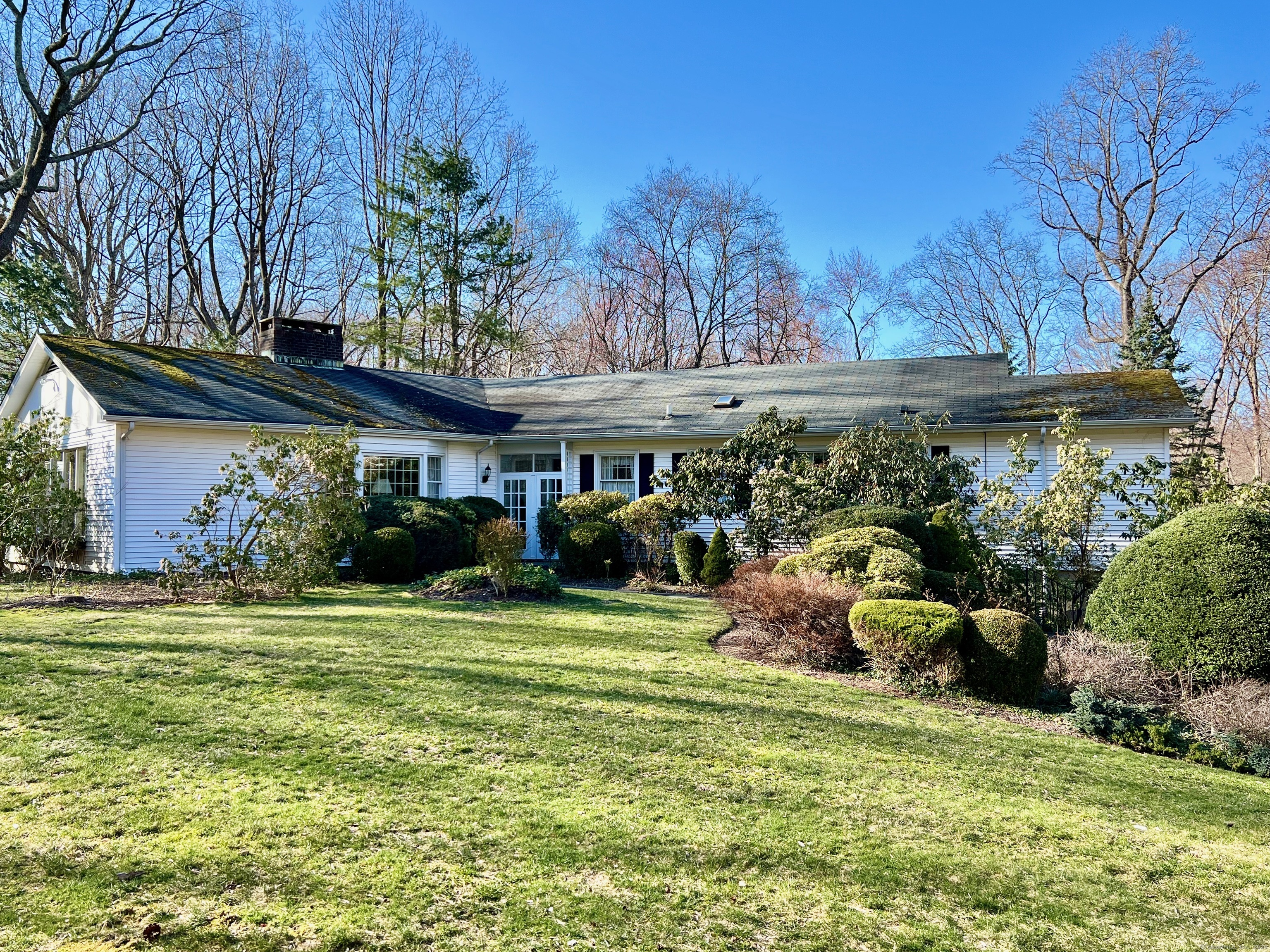 Property for Sale at 153 W Hills Road, New Canaan, Connecticut - Bedrooms: 4 
Bathrooms: 4 
Rooms: 10  - $1,295,000