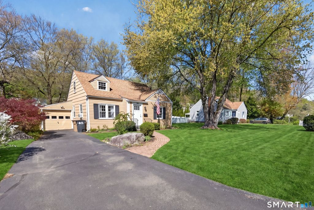 Photo of 22 Camore Street, Stamford, CT 06905 (MLS # 24169324)