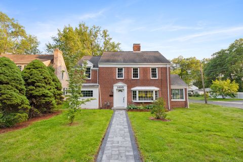 1693 Asylum Avenue West Hartford CT 06117