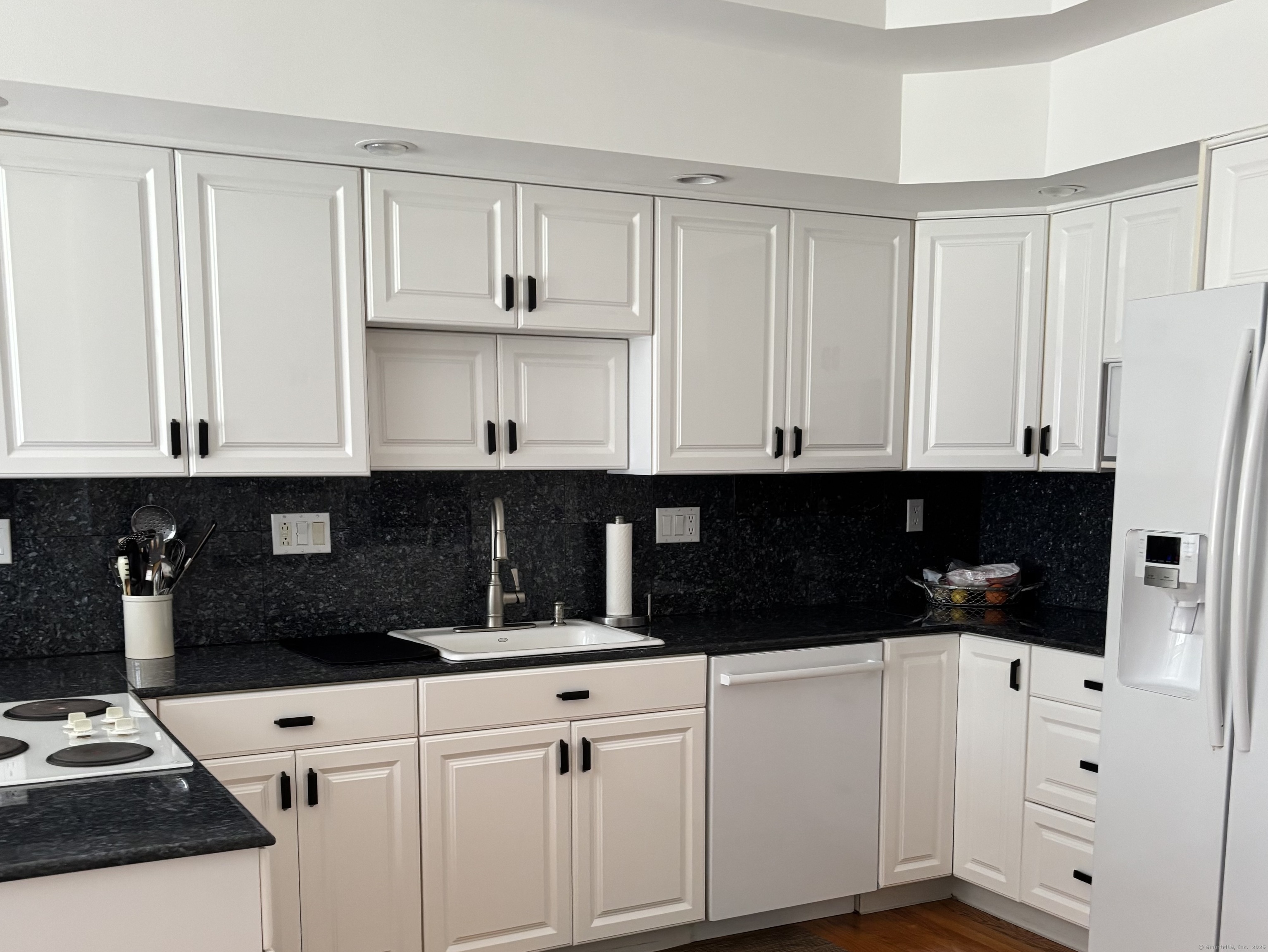 17 Bunker Hill Road, Woodbridge, Connecticut image 15