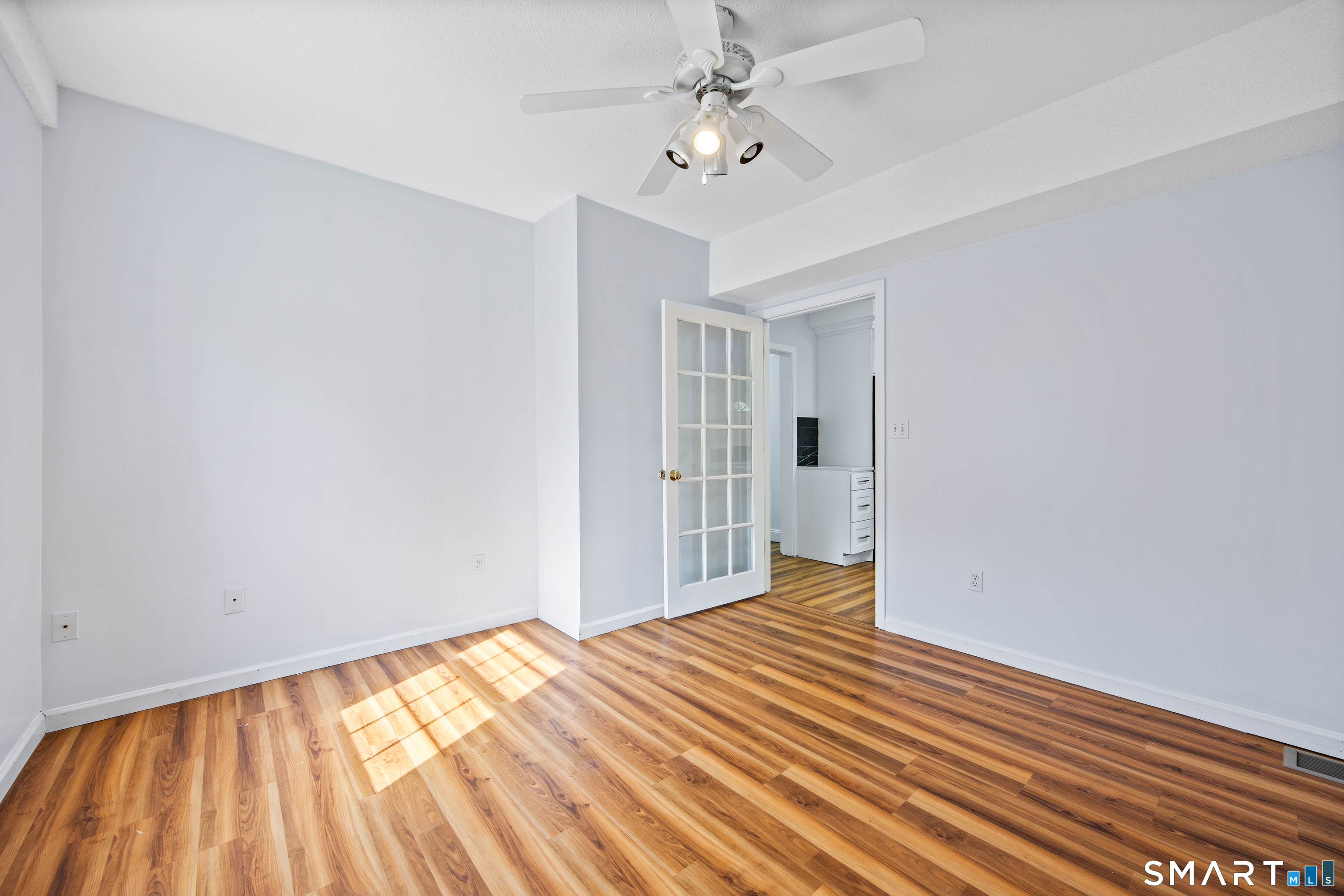 127 Burritt Street 14