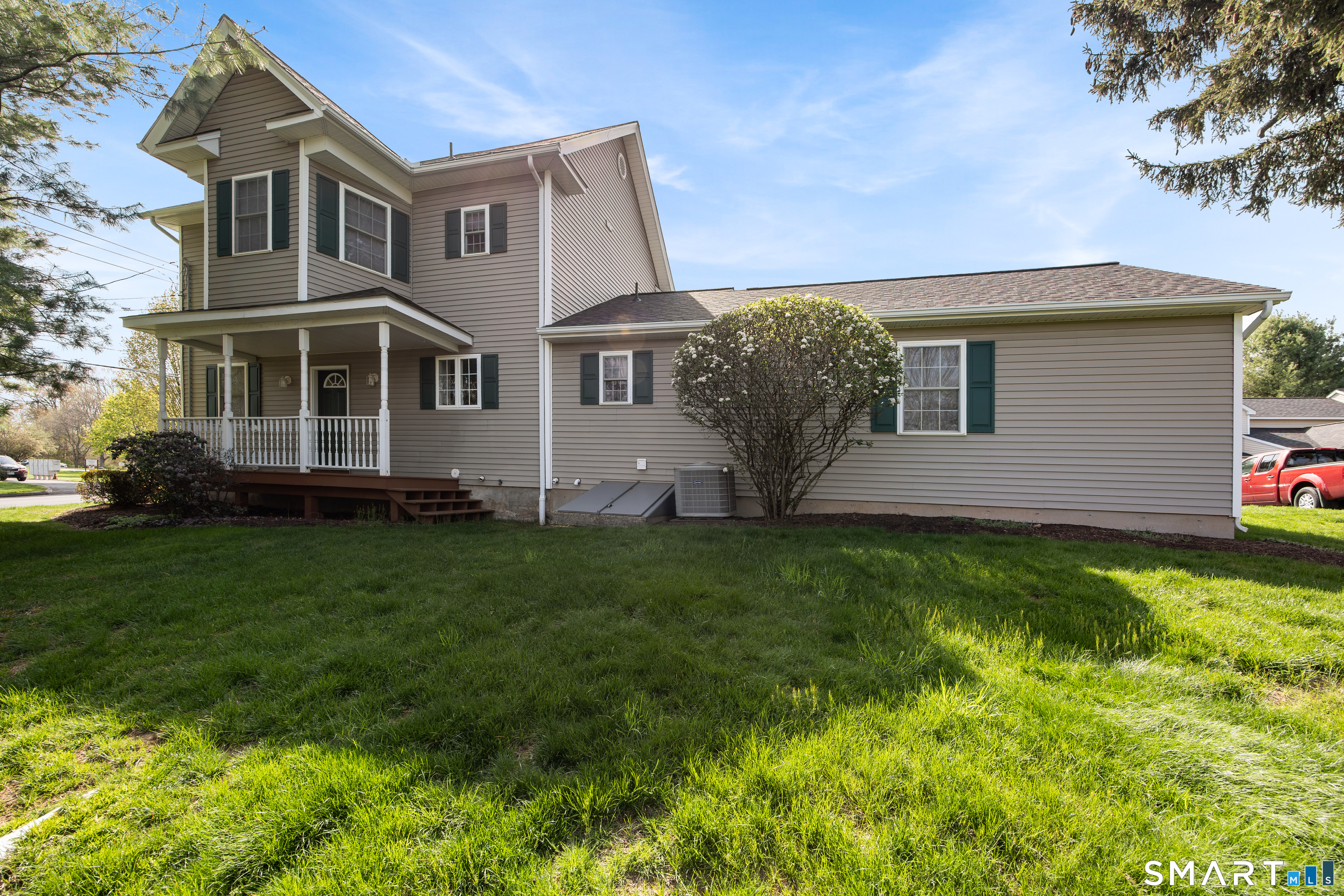 127 Burritt Street 14