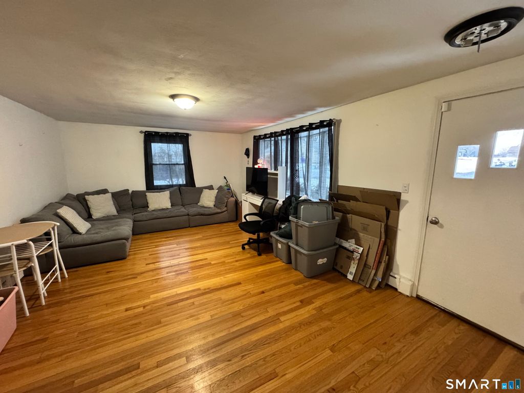 Photo of 10 Hamilton Court, Enfield, CT 06082 (MLS # 24158969)