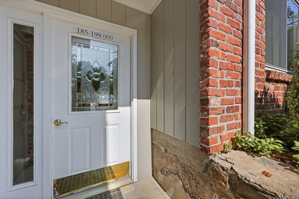 listing image 0