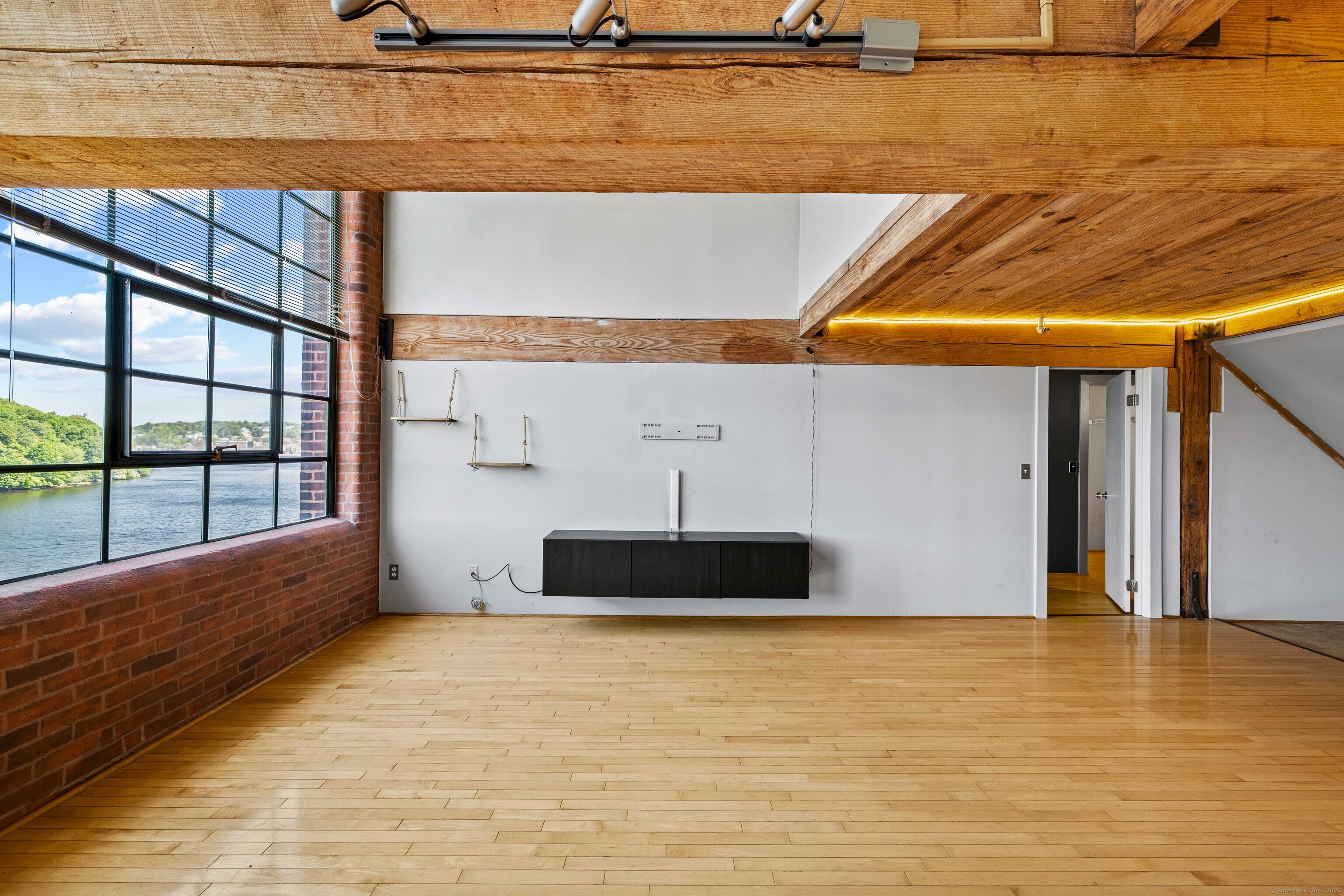 68 Thermos Avenue 302D