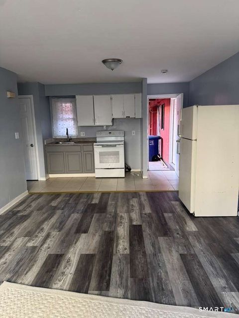 Photo of 240 Oak Street #18, Bridgeport, CT 06604 (MLS # 24149680)